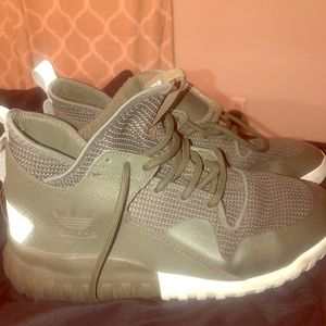 Adidas Tubulars Army Green (pre-owned)